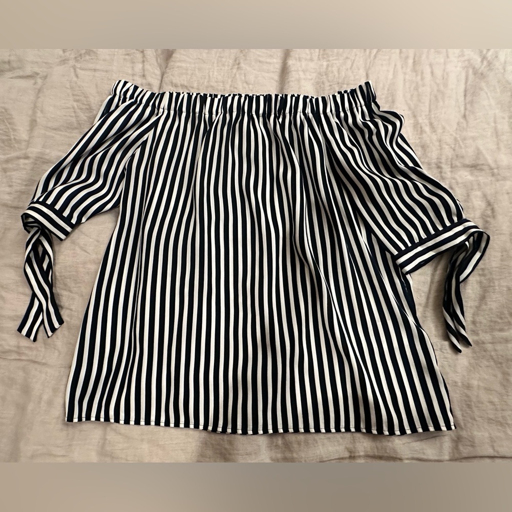 EUC-Striped Off-Shoulder Top, Sz 6